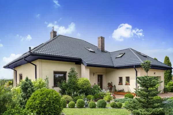 Jaką podbitkę do grafitowego dachu wybrać, by uniknąć błędów?